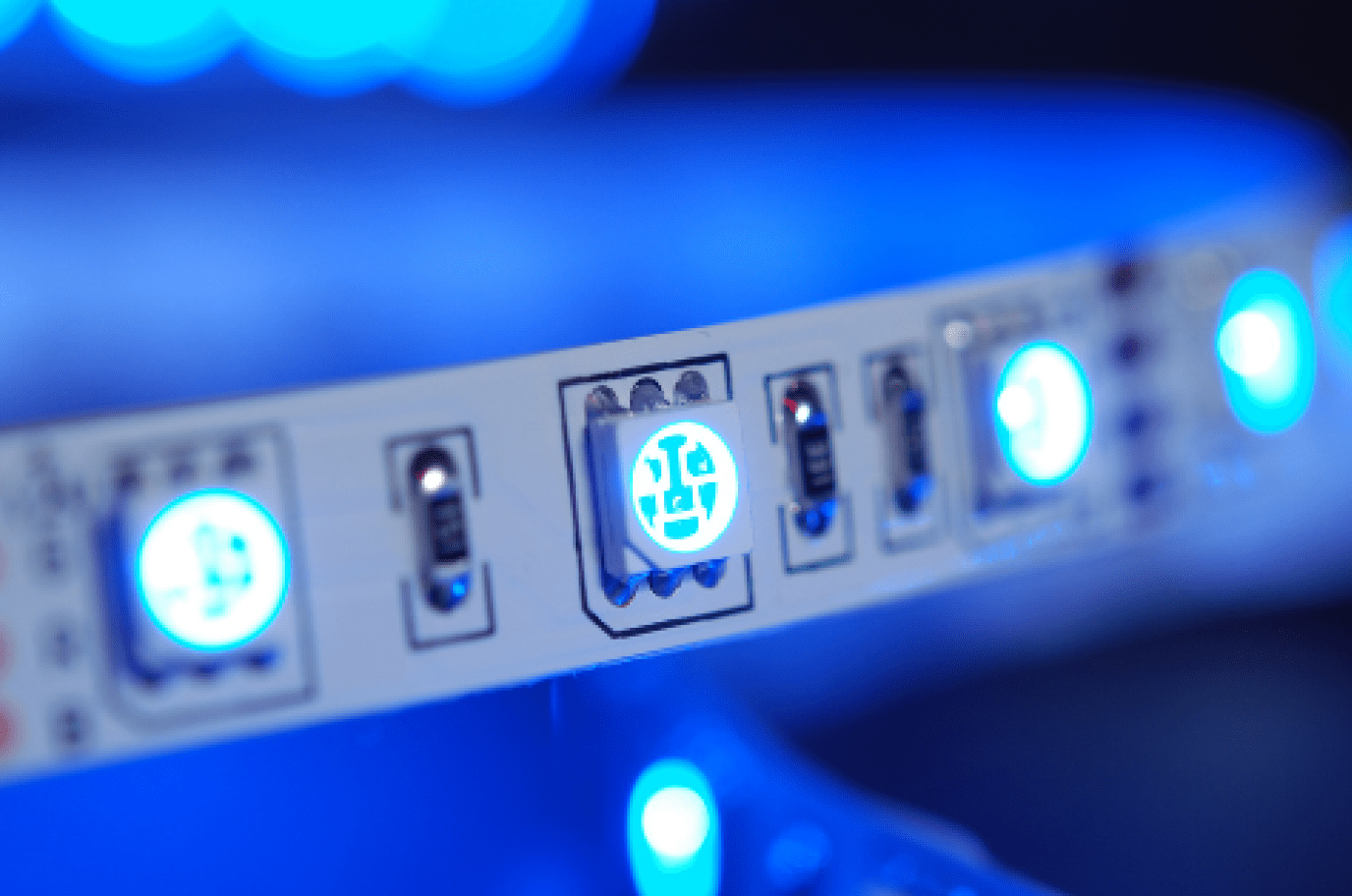 AVOIDING VOLTAGE DROP ACROSS LED STRIP